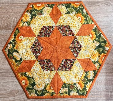 Ausstellungsstück Hexagondeckchen